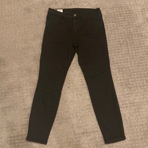 Gap mid-rise jegging